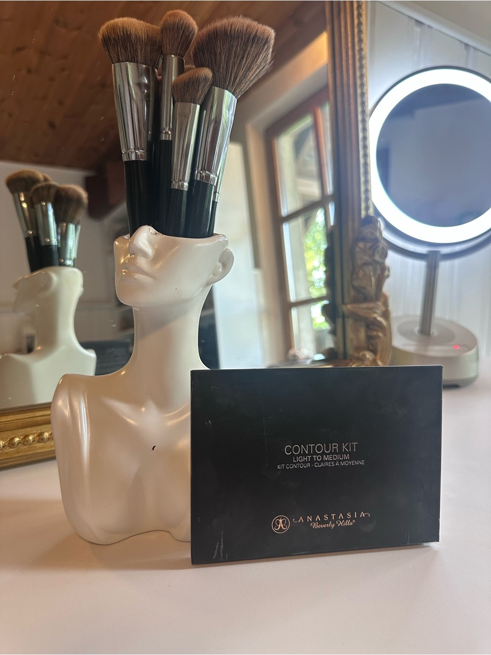 Anastasia Beverly Hills Contour Kit - Light to Medium Powder Contour Palette